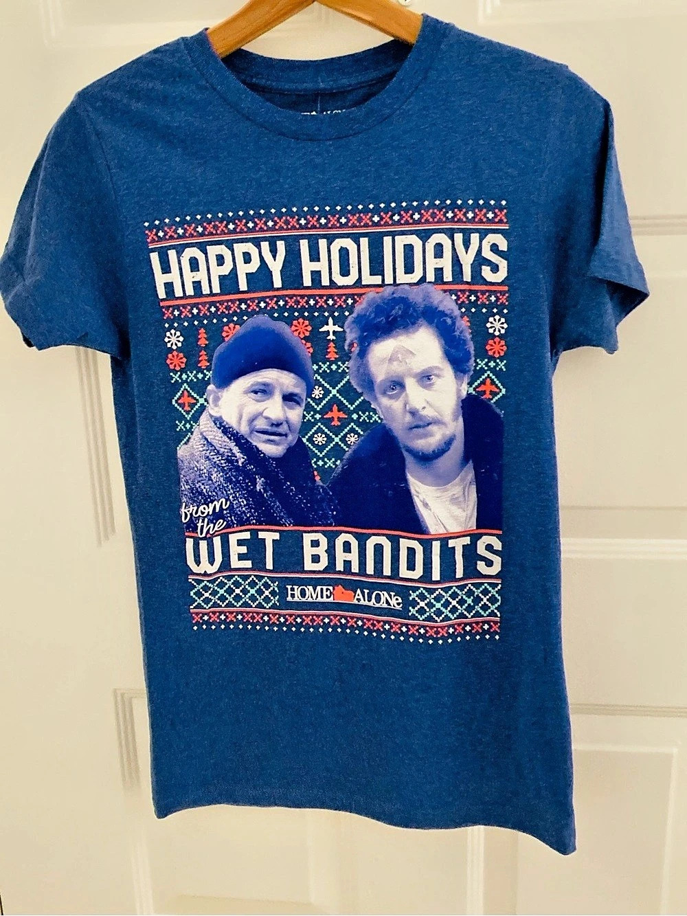 Royal HTR Happy Holidays Wet Bandits Home Alone T-Shirt Blue Small / New with Ta